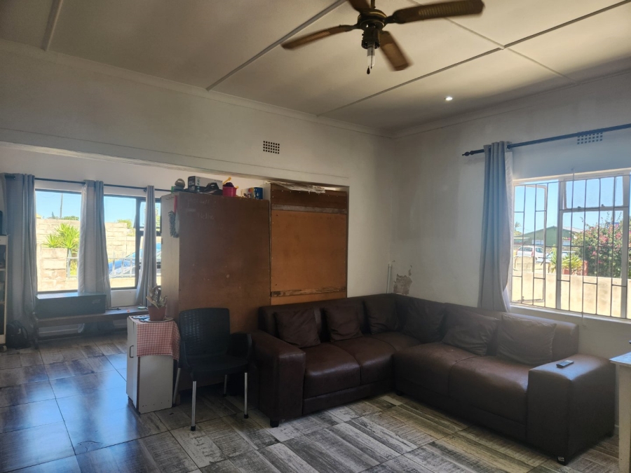 3 Bedroom Property for Sale in Pacaltsdorp Western Cape